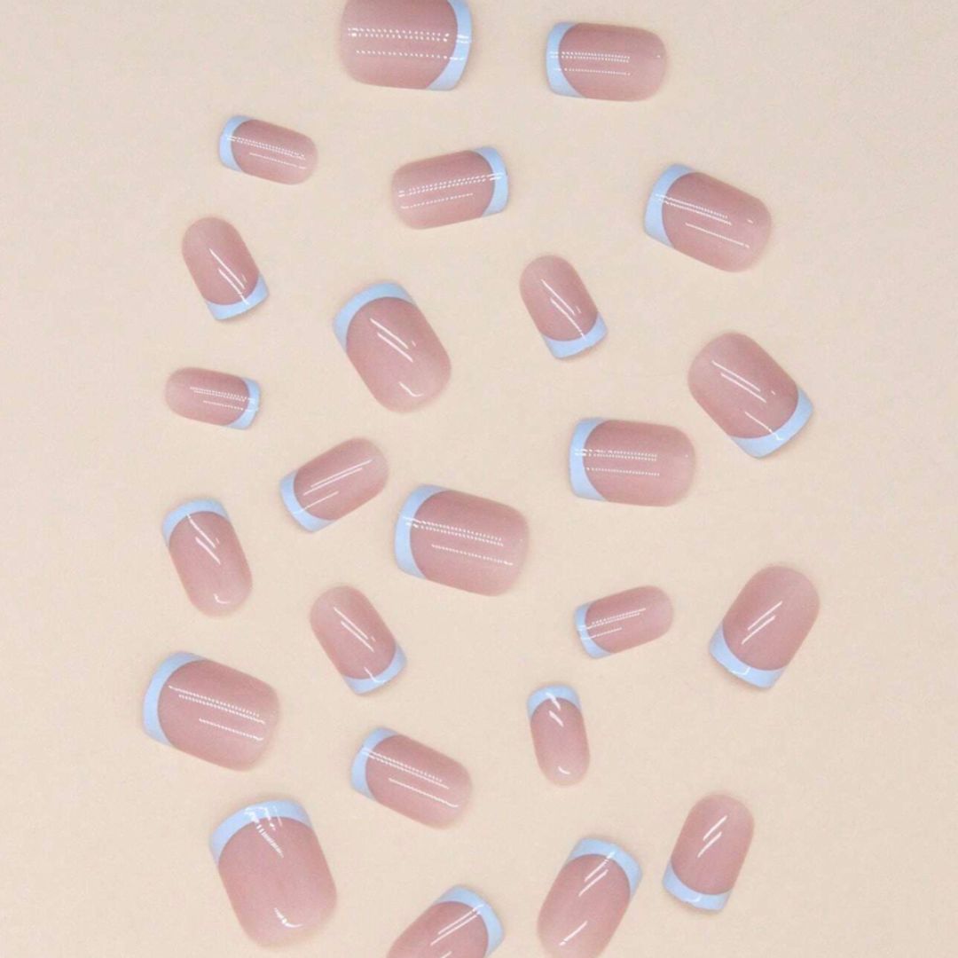 GUAPÀ® Plaknagels | 24 stuks valse nagels | French Manicure met blauw randje