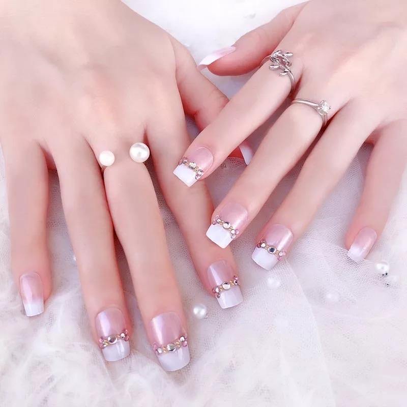 Plaknagels 24 stuks + lijm Nail Art - Gio Cosmetics