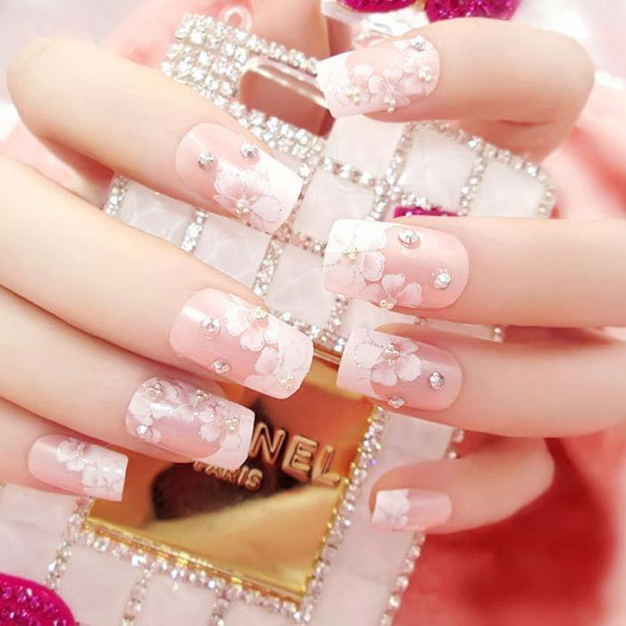 Plaknagels 24 stuks + lijm French Manicure Nail Art met bloem - Gio Cosmetics