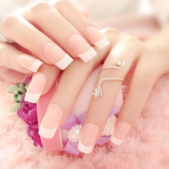 Plaknagels 24 stuks + lijm French Manicure - Gio Cosmetics